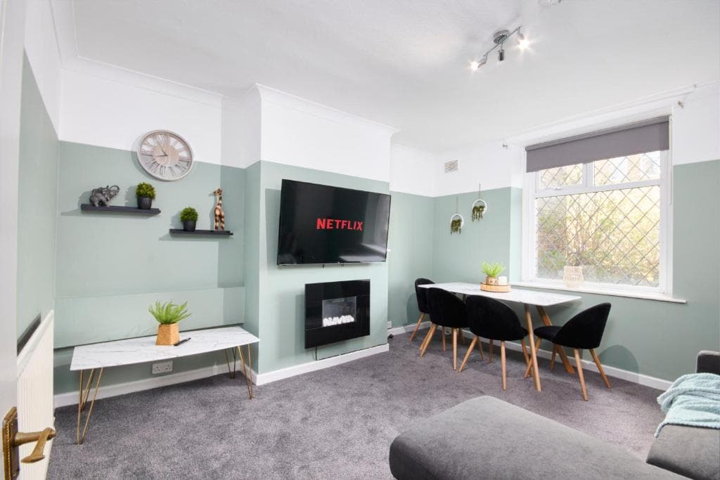 Ideal Apartment - Sleeps 6 - Netflix Image 1