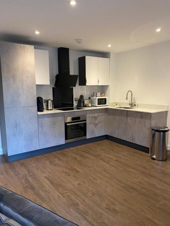 Icona - Luxury 2 bed penthouse apartment Image 2