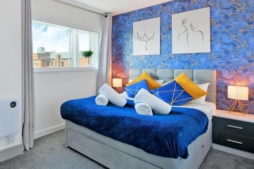 Sheffield Penthouse with Rooftop Terrace & FREE Parking Image 3