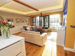 Spinning Jenny Image 3