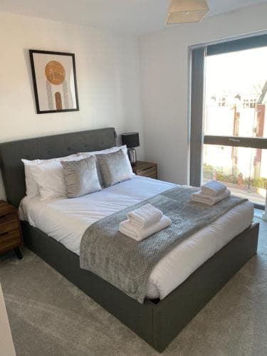 Icona - Luxury 2 bed penthouse apartment Image 5