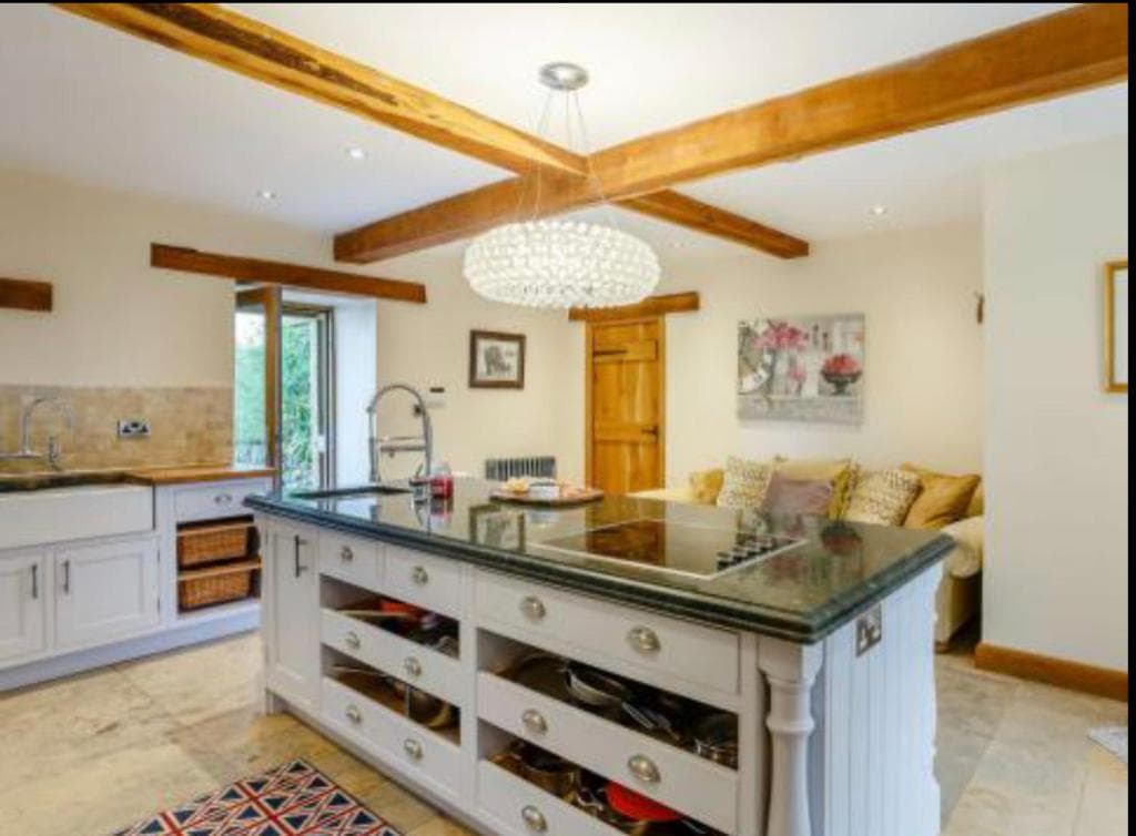 Rookery barn, hot tub, country retreat, in Darley Harrogate Image 1