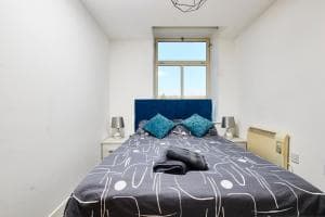 Executive Apartment - Sleeps 6 Image 2