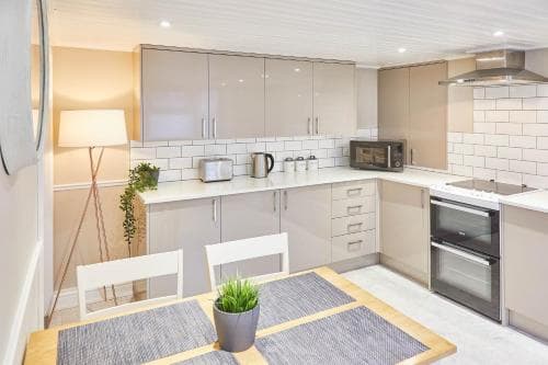 Host & Stay - Tanqueray House Image 3