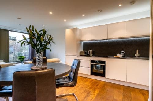 The Ebor Suite @ Ryedale House Image 3