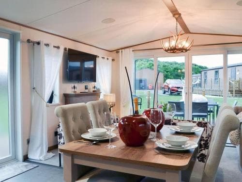 Luxury boutique style lodge with hot tub Image 3