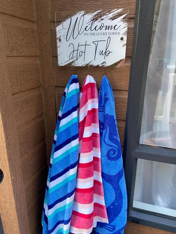 Lucky Lodge with Hot Tub Image 1