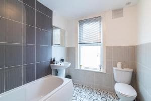 The Hyde Away. Chic Urban 2 Bedroom House Image 1