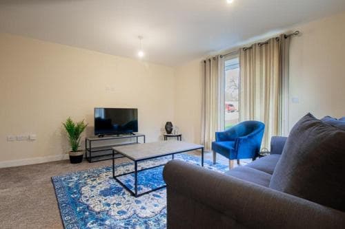 3-Bed, 2 bathroom Detached House Image 2