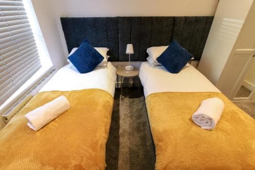 Cosy and modern two bedroom apartment - Snug House Image 3