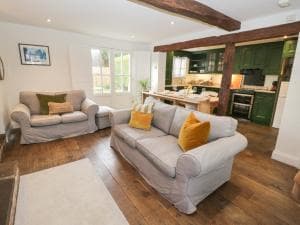 Ferry Cottage 3-bed Image 2