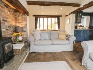 Cowper Cottage 2-bed Image 2