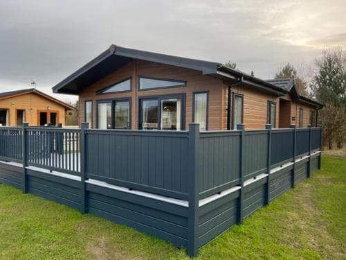 Blue Bell Lodge with Hot Tub Malton Image 3