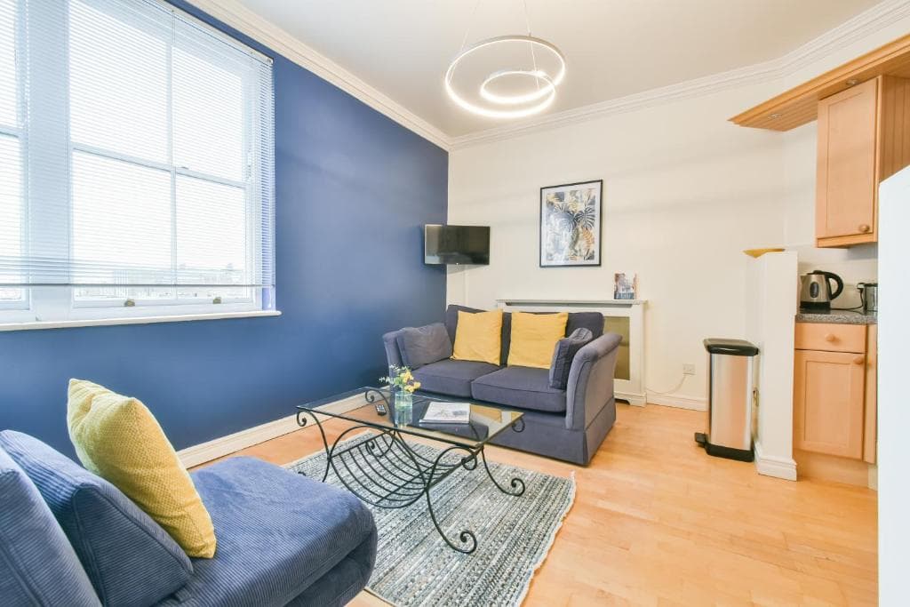 William Morris Suite at The Shambles - Yorks Historic street Image 3