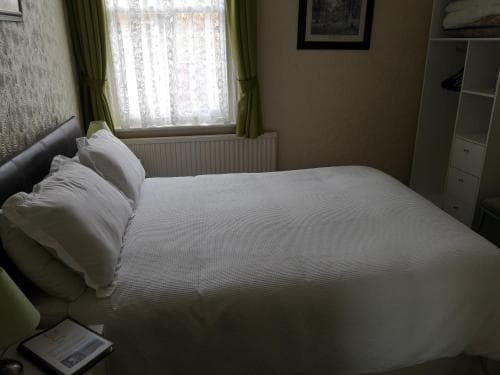 The Phoenix Guest House Image 2