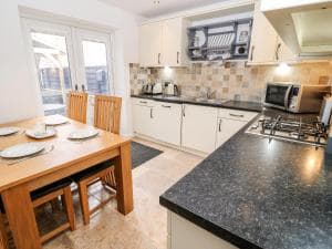 Midway House Image 3