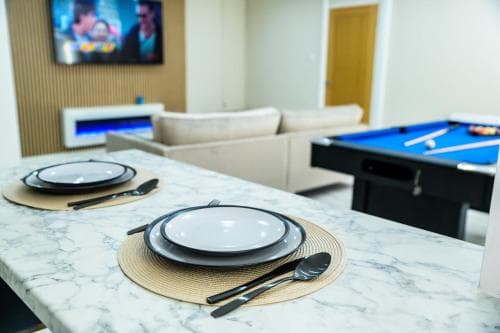 Inviting 1-Bed House in Bradford Image 3