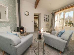 Cunliffe Barn, Shipley Image 1