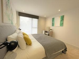 Spectacular 2 Bedroom Apartment in Great Location Image 2