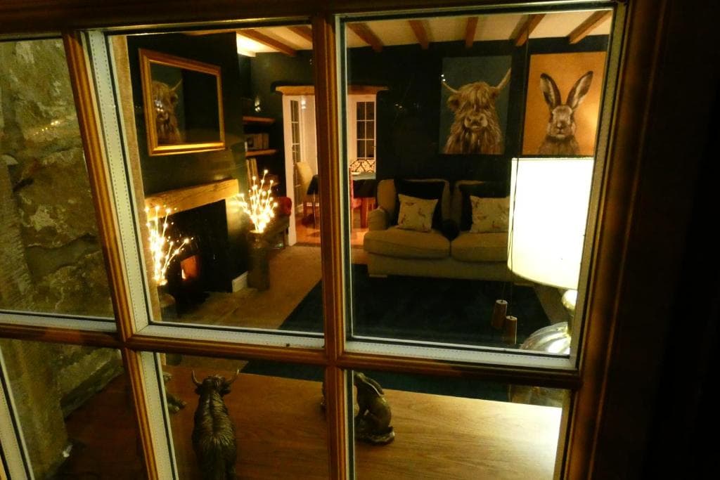 Redfearn Cottage Image 1