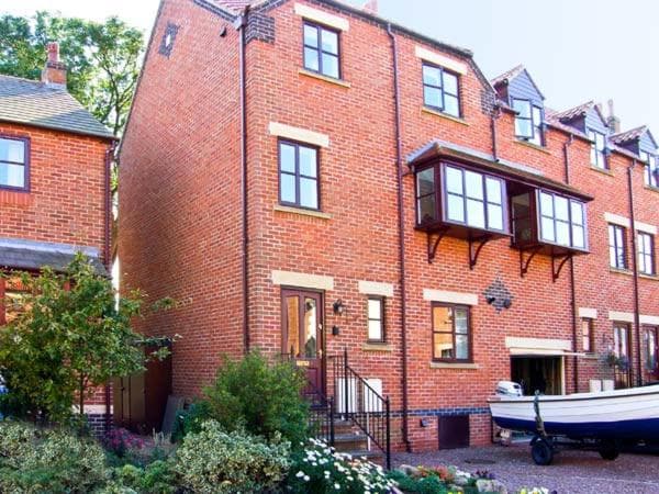 Water's Edge, Whitby Image 1