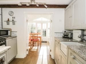 May Cottage, York Image 3