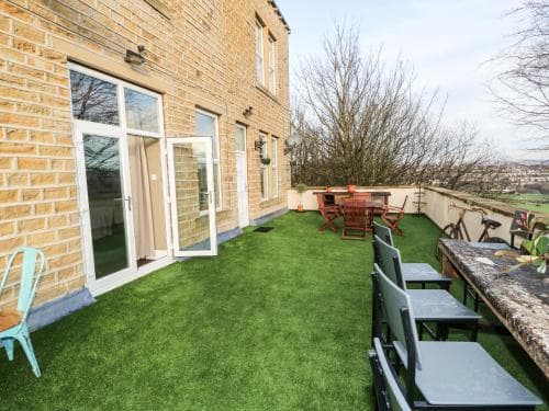 183 Stainland Road, Halifax Image 2