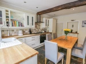 Tree Top Cottage, Ripon Image 2