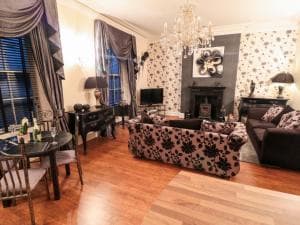 Sneaton Hall Apartment 4, Whitby Image 2