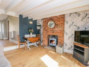 Tawny Cottage Image 2