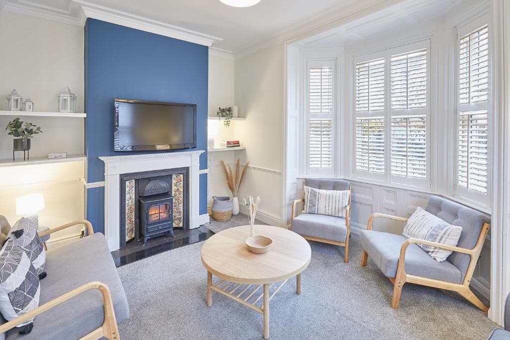 Cherry Tree House Image 1