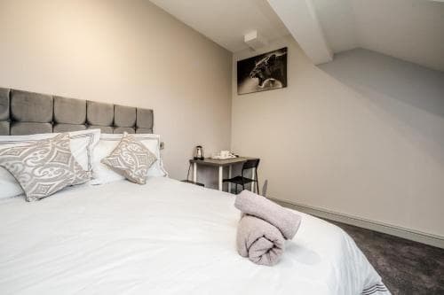 Huddersfield Central Lodge Image 2