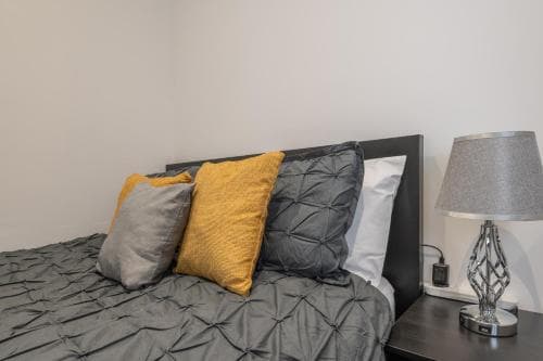 Modern 2 Bedroom luxury Apartment Image 1