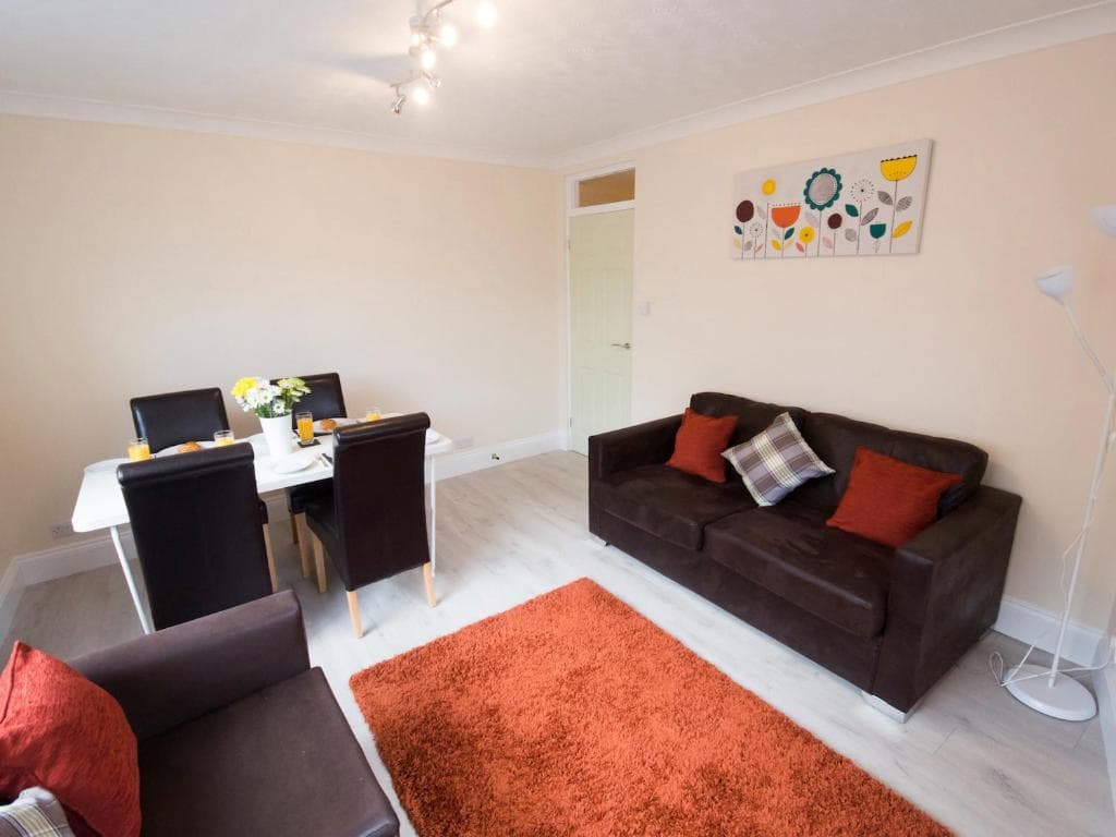 53 Hampton Road Image 1