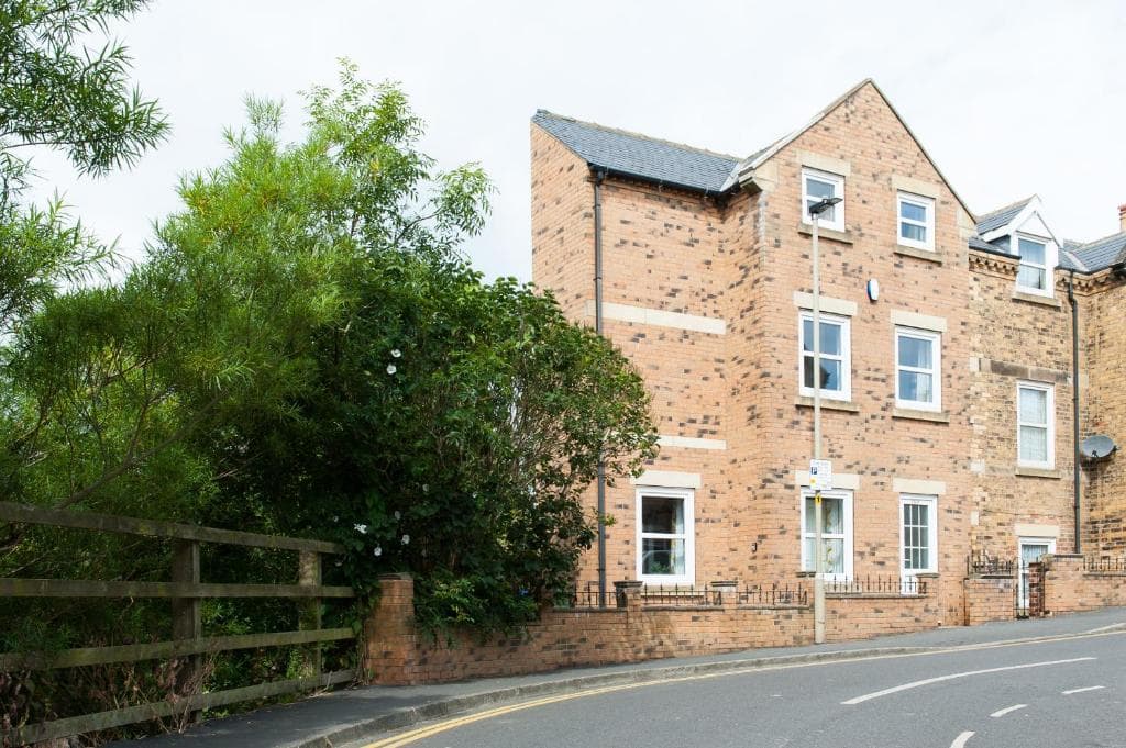 102A Candler Street Image 1