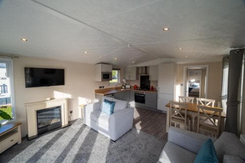 Tarn Lodge with Hot Tub Image 3