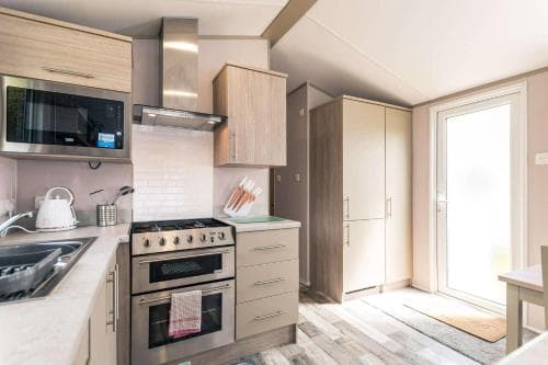 Yew Tree Lodge with Hot Tub Image 2