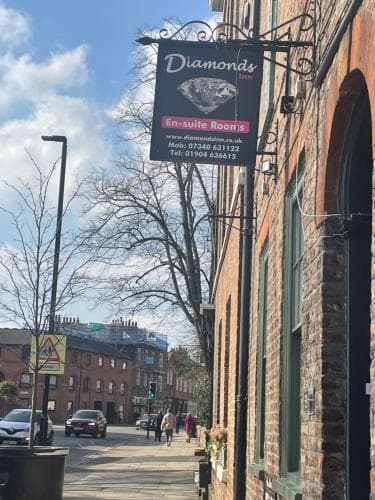 Diamonds Inn Image 3