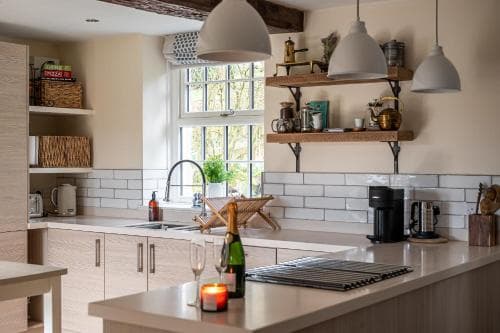 Stunning Country Cottage Image 2