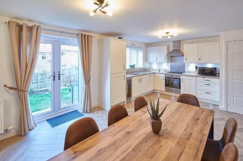 Host & Stay - Redsky House Image 3