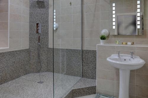 Rogerthorpe Manor Hotel BW Signature Collection Image 2