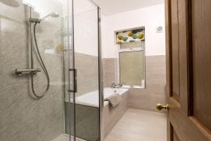 CRAVEN VUE - SKIPTON Image 1