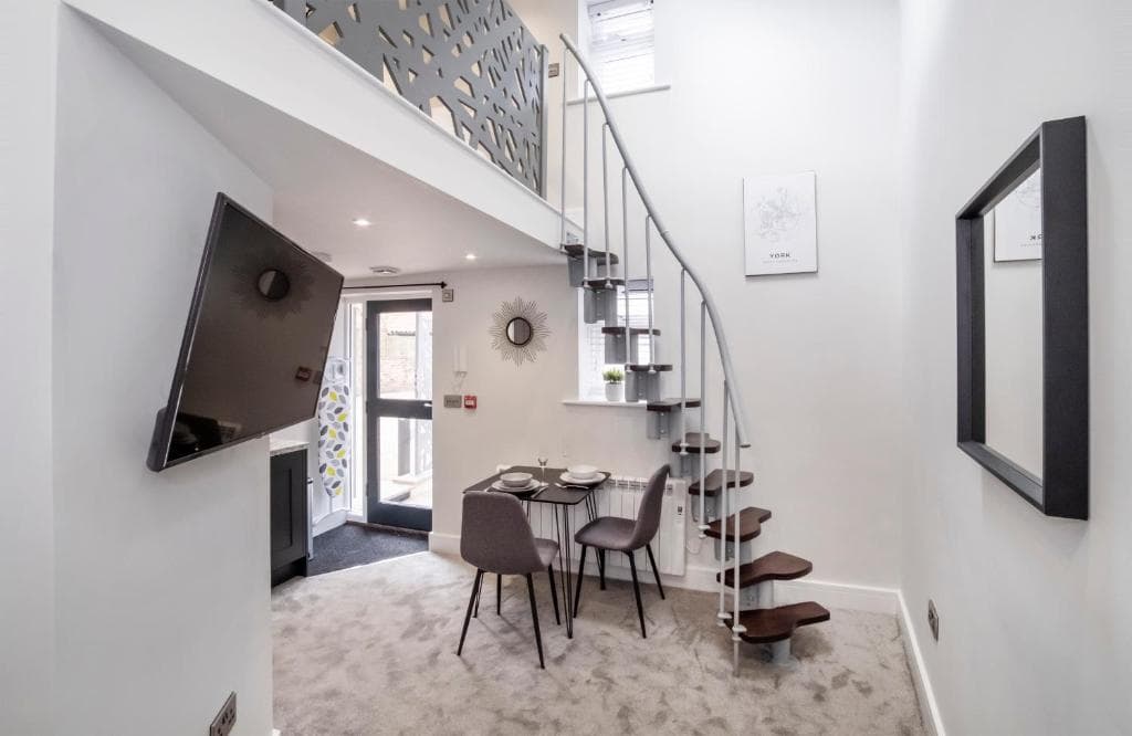 City Apartments - The Old Hotel Image 1