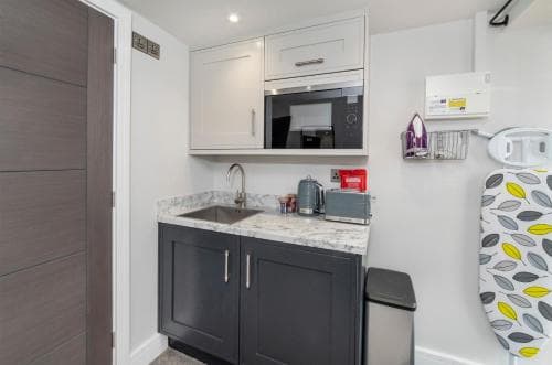 City Apartments - The Old Hotel Image 6