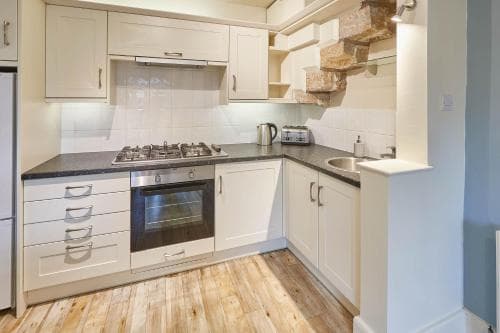 Host & Stay - Croft House Image 3