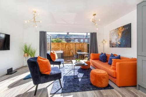 The Ebor Suites with Hot tubs Image 3