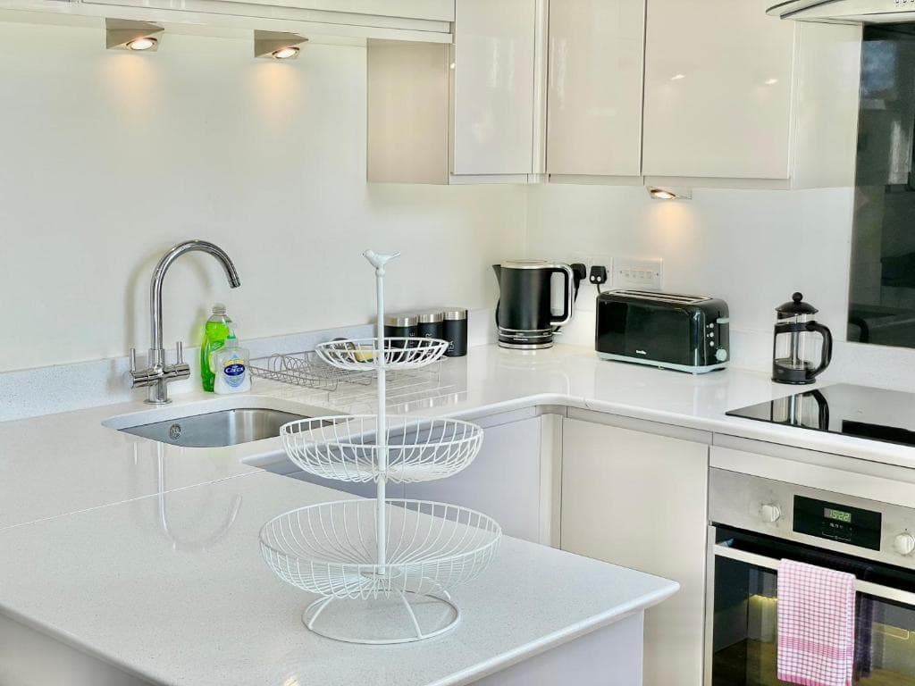 Cliffords Reach -City Centre - Free Parking Image 1