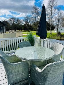 Bridgeview Lodge with Hot Tub Image 2