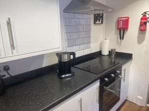 Snuze Whitby Image 1