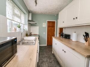 Cornerways, 8 North Lane Image 1